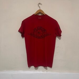 RARE 1994 Nike Air Jordan 1 Wings Logo Chicago/Bred Colorway shirt vintage VTG